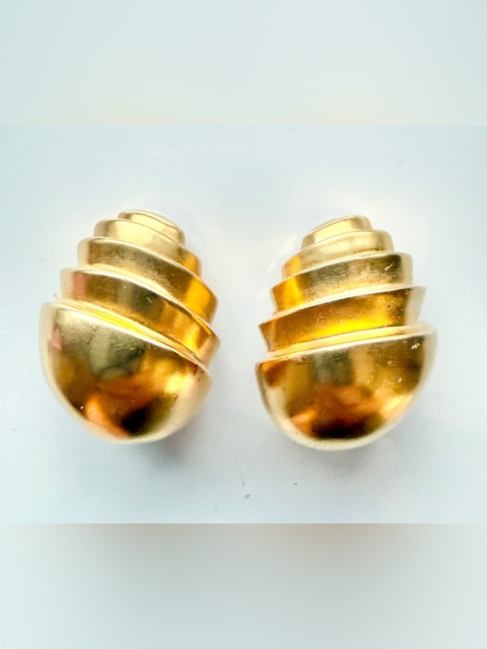 NWT Robert Lee Morris Vintage Matte Gold Sculptural Clip-On Earrings NOS Signed